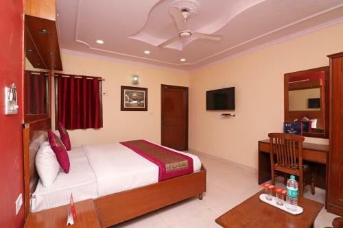 Hotel Oyo 10661 Dsr Classic