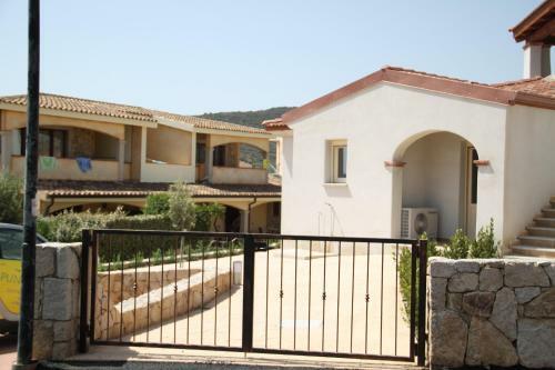 Turquoise & Wood Stylish House 23