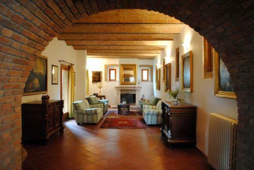 Vescovado Villa Sleeps 22 Pool Wifi