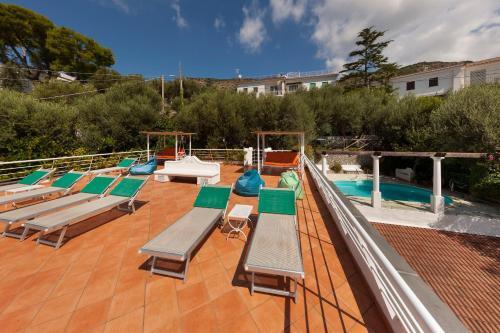 Sirenuse Villa Sleeps 8 Pool Air Con Wifi