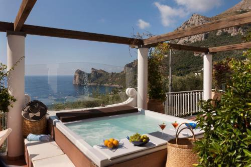 Sirenuse Villa Sleeps 8 Pool Air Con Wifi