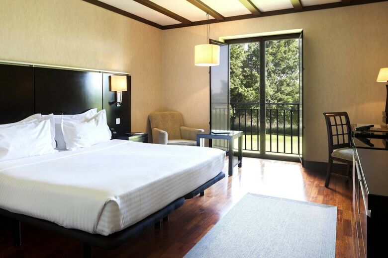 Hotel AC Palacio de Santa Ana By Marriott