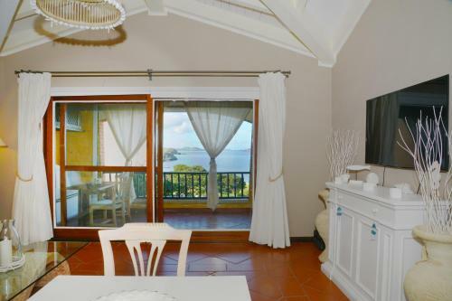 Apartamento Emeraldway Cala Del Faro Luxury On The Beach
