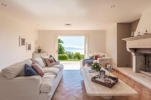 Cala Piccola Villa Sleeps 13 Pool Air Con Wifi