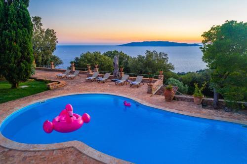 Cala Piccola Villa Sleeps 13 Pool Air Con Wifi