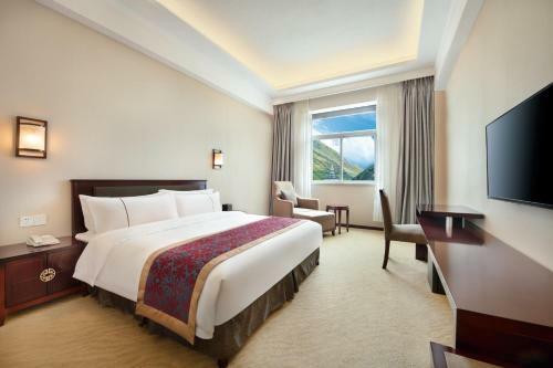 Hotel Ramada Encore Daocheng Yading