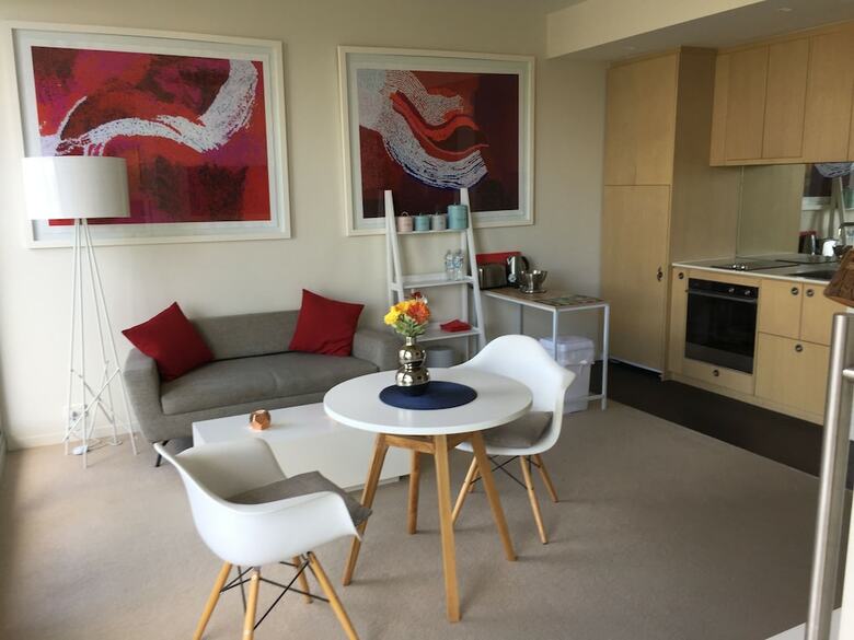 Aparthotel Luxurious Apartments Near City