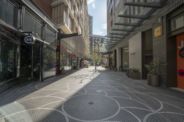 Modern Apartment In Darling Harbour