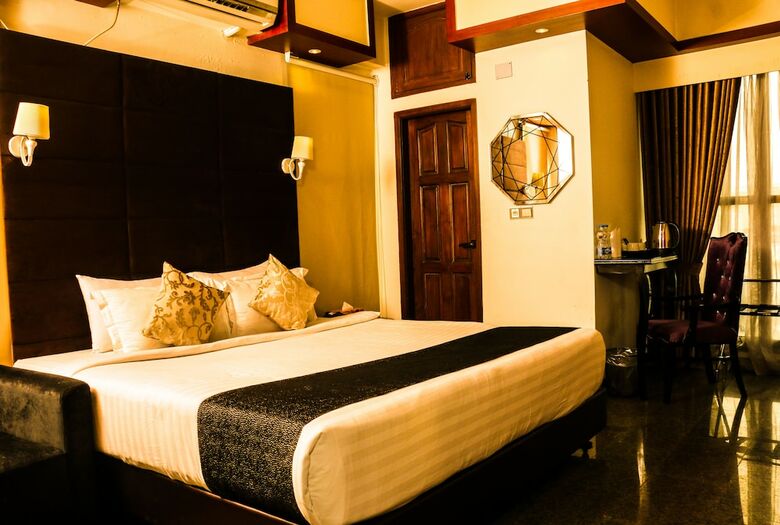 Hotel Monsoon Inn