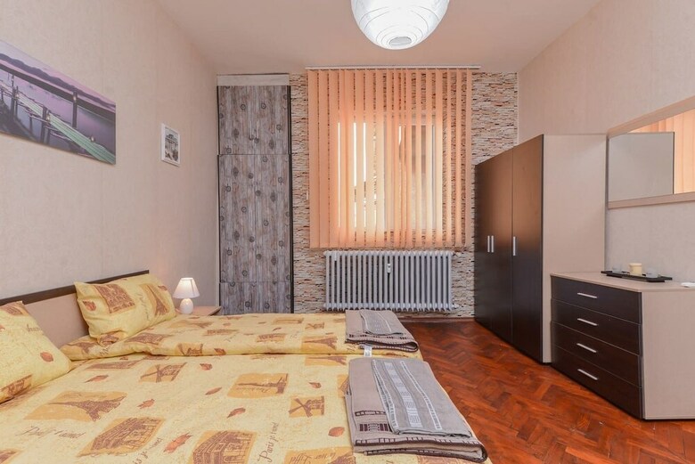 Fm Deluxe 2-bdr Apartment - Rakovski Street