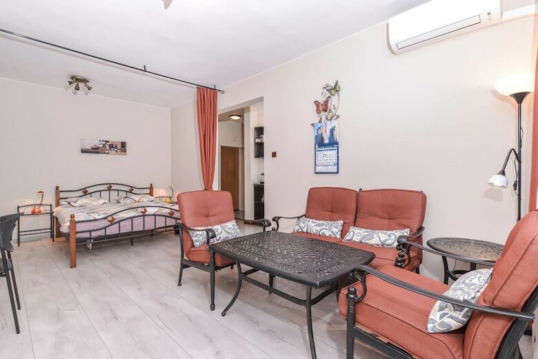 Apartamentos Fm Deluxe Studio - Macedonia Square