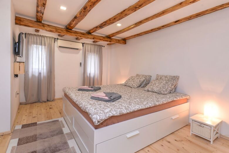Apartamentos Fm Deluxe 2-bdr Maisonette - Artistic Serdika