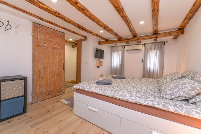 Apartamentos Fm Deluxe 2-bdr Maisonette - Artistic Serdika