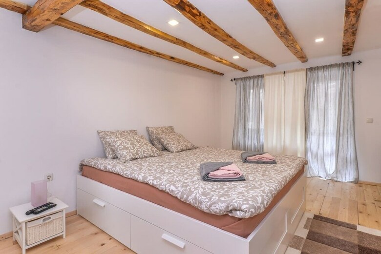 Apartamentos Fm Deluxe 2-bdr Maisonette - Artistic Serdika