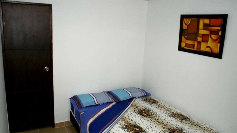 Hostal El Hangar 65
