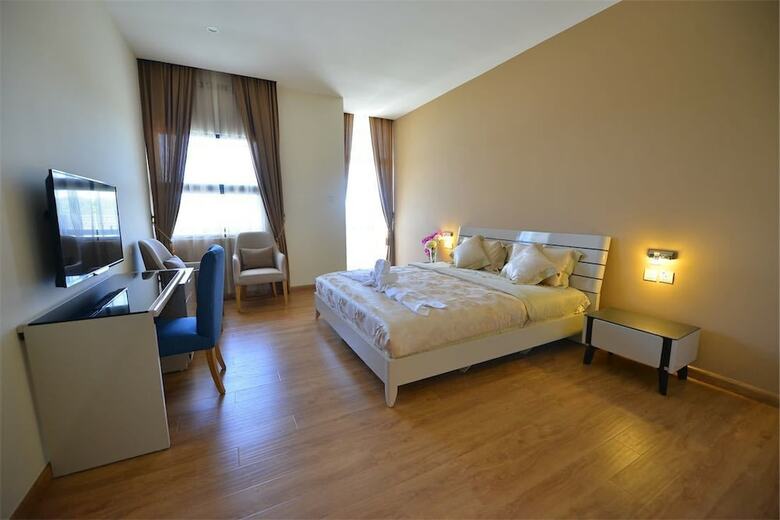 Wafa Hotel & Apartment