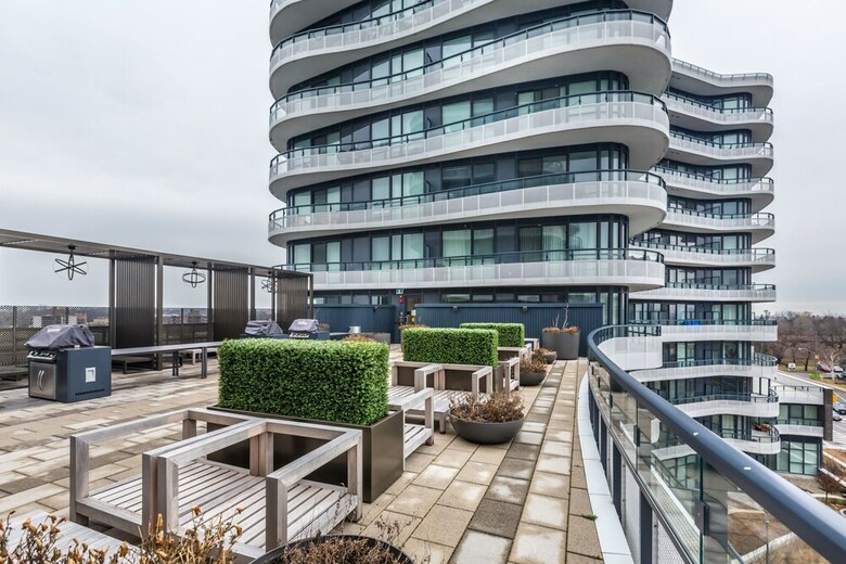 Apartamentos Exquisite Luxury 1 Bedroom + Den With Parking