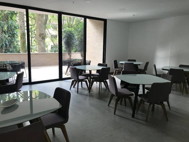Hotel Class Suites By Colclick