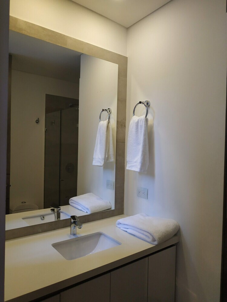 Hotel Class Suites By Colclick