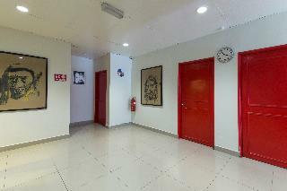 Oyo 304 Zero Hour Hotel
