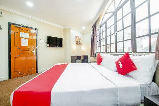 Oyo 43929 Adak Hotel