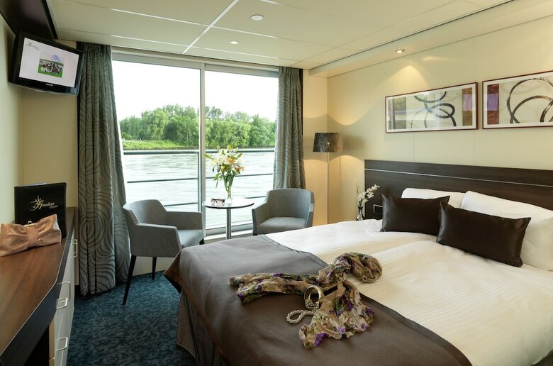 Crossgates Hotelship 4 Star - Altstadtnord - K�ln