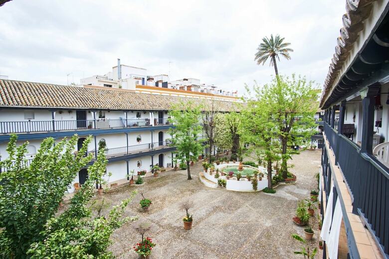 Apartamentos Conde Central Courtyard By Valcambre