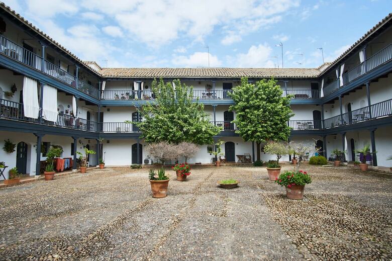 Apartamentos Conde Central Courtyard By Valcambre