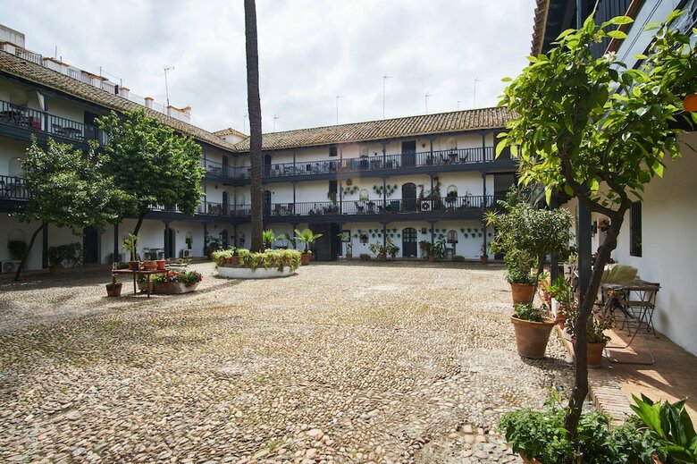 Apartamentos Conde Central Courtyard By Valcambre