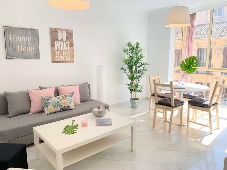 Apartamentos Homely Malaga Victoria Parking Privado