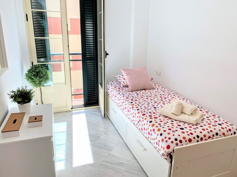 Apartamentos Homely Malaga Victoria Parking Privado