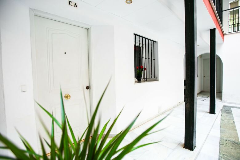 Apartamentos Charming House Sevilla