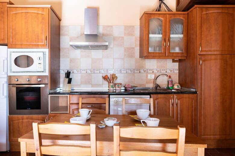 Homelike Charming Rustic House El Pinar