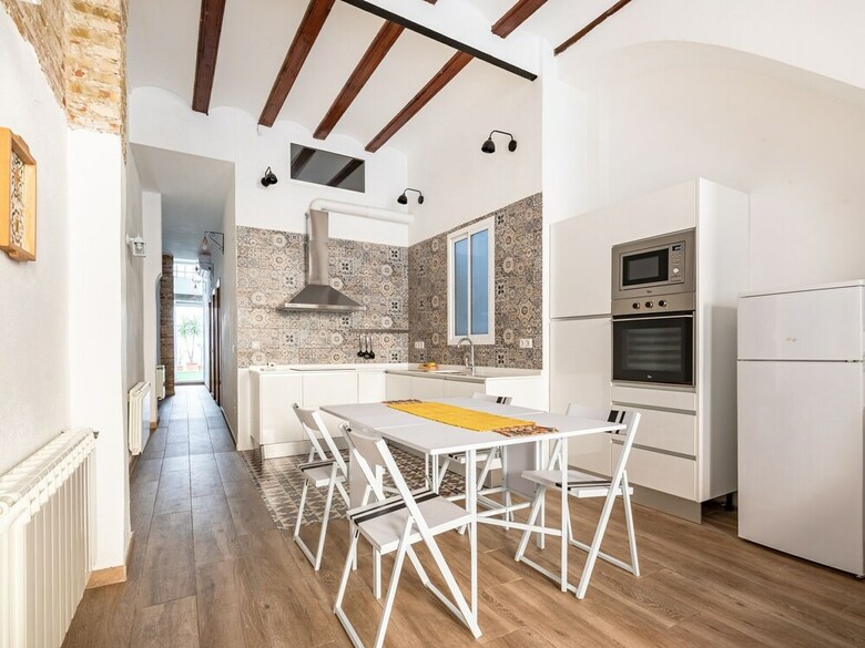 Captivating Holiday Home In Valencia Near Seabeach