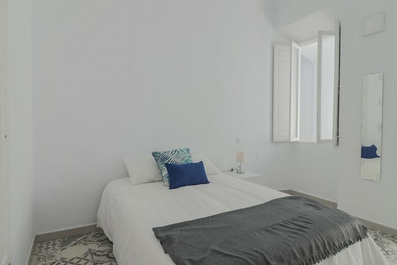 Apartamentos Cosy 7 Bedrooms In Plaza Merced