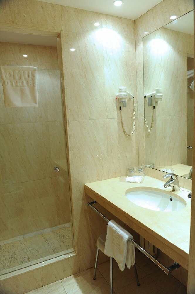 Hotel City Express Santander Parayas