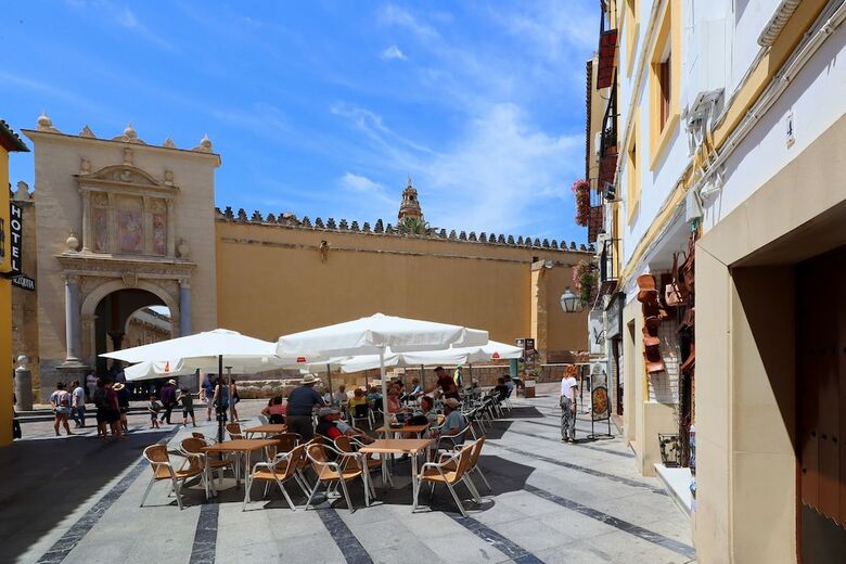 Apartamentos El Balc�n De La Mezquita