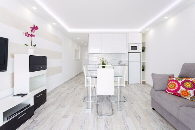 1107. Bright Modern Apartment With Spectacular Sea Views