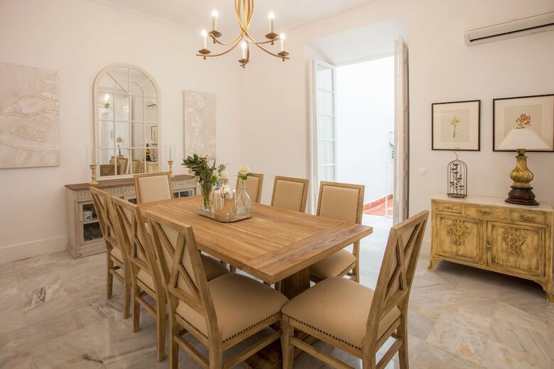 Apartamentos Living4malaga Aduana Presidential