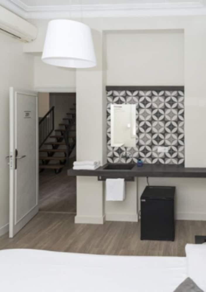 Pension Nwt Central Station Valencia
