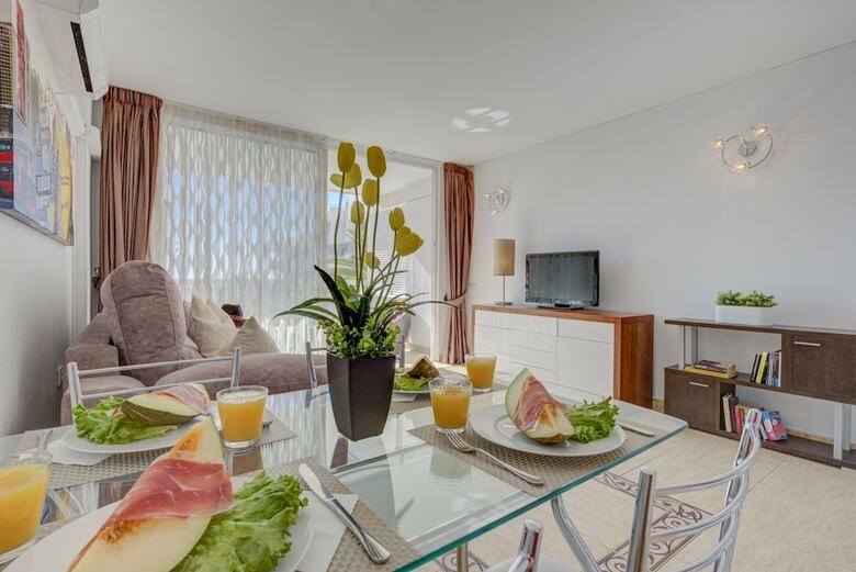 307. Bright Apartment, Sea View, Wifi, Air Conditioning!