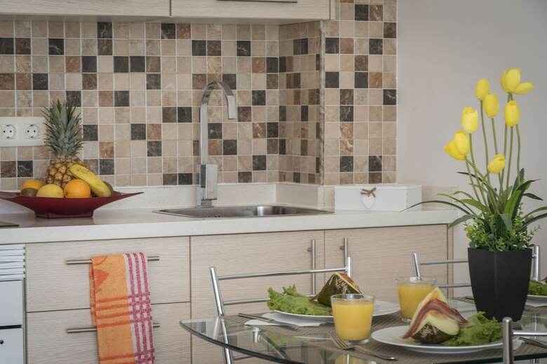 307. Bright Apartment, Sea View, Wifi, Air Conditioning!
