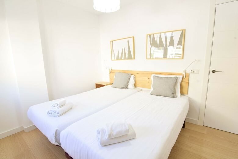 Apartamentos Letmalaga Lord Beach