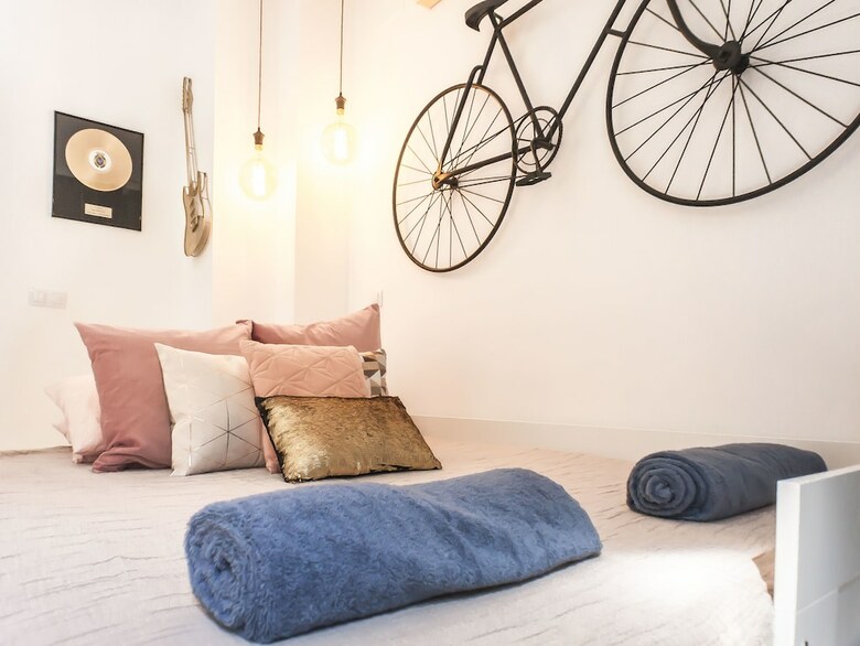 Apartamentos Dos De Mayo Loft By Valcambre