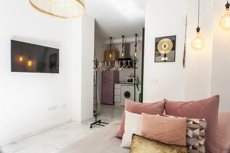 Apartamentos Dos De Mayo Loft By Valcambre
