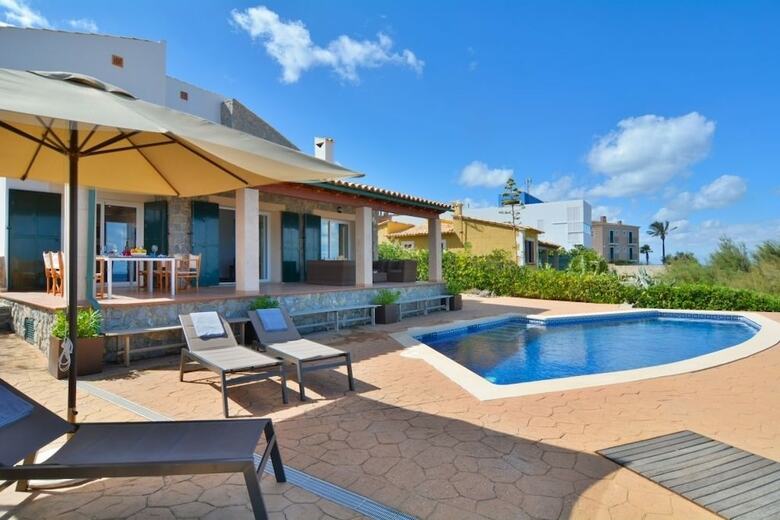 Luxurious Sea Front Villa In Mallorca