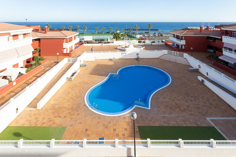 Apartamentos Homelike Sea Front Duplex Terrace Pool