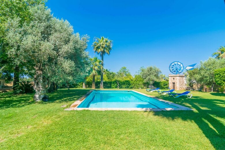Apartamentos Finca Son Amora (Es Nins)