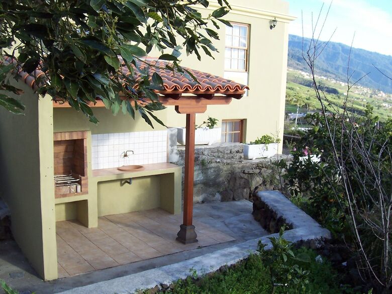 Casa Manuel Y Luc�a A By Isla Bonita