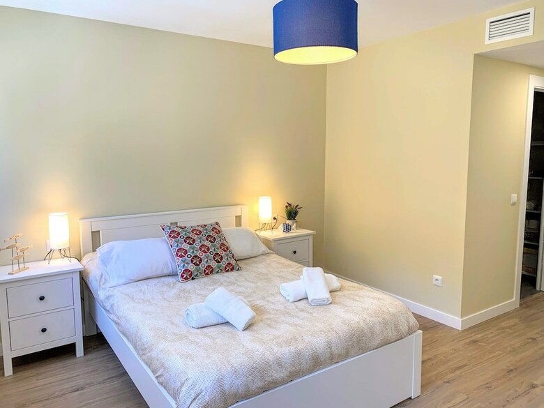 Apartamentos Homely Malaga Obispo Con Terraza Y Parking